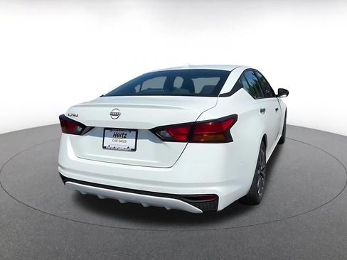 Used 2025 Nissan Altima 2.5 SV FWD image 15