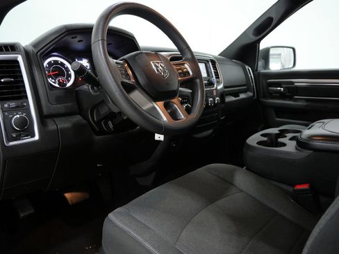Used 2024 RAM 1500 Warlock RWD image 10