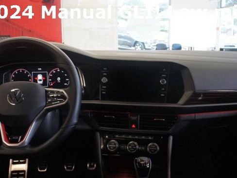 Used 2024 Volkswagen Jetta GLI 40th Anniversary Edition image 13