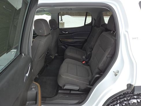 Used 2018 GMC Acadia SLE image 20