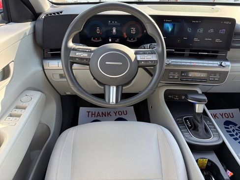 Used 2025 Hyundai Kona SEL image 29