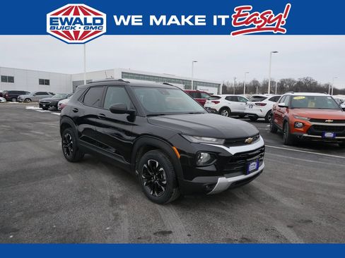 Used 2023 Chevrolet TrailBlazer LT image 1