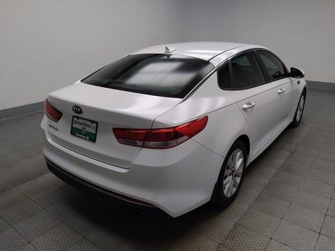 Used 2018 Kia Optima LX w/ 17" Alloy Wheels Package FWD image 9