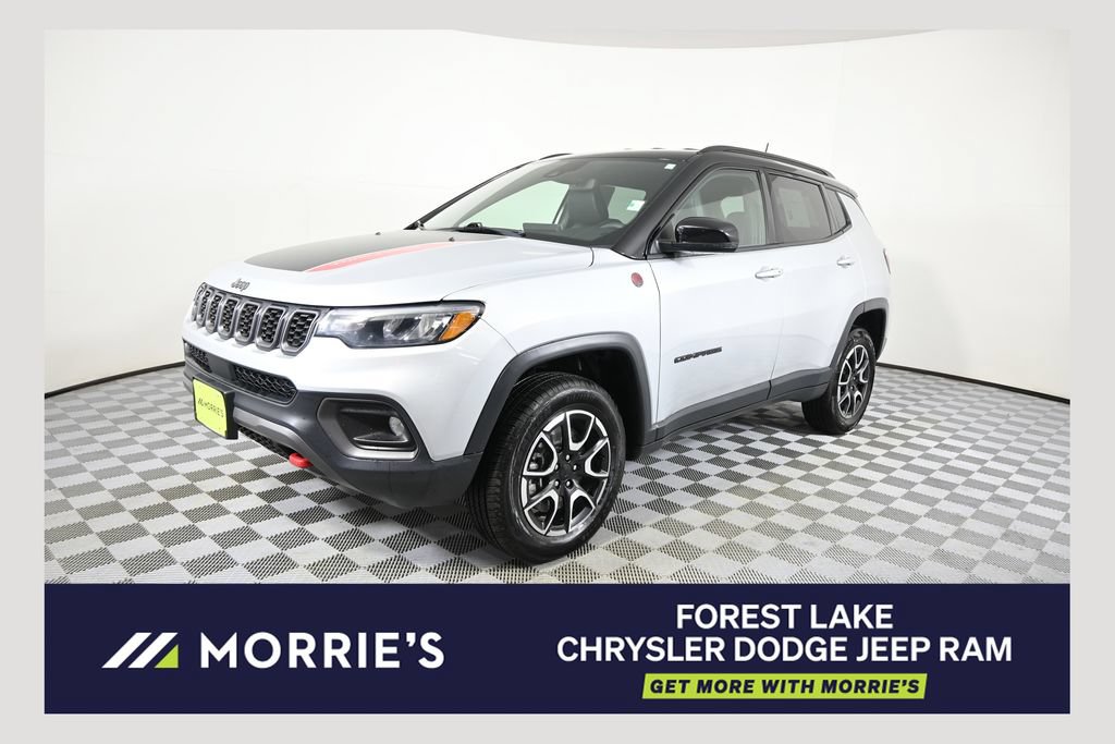 Used 2024 Jeep Compass Trailhawk AWD/4WD image 1