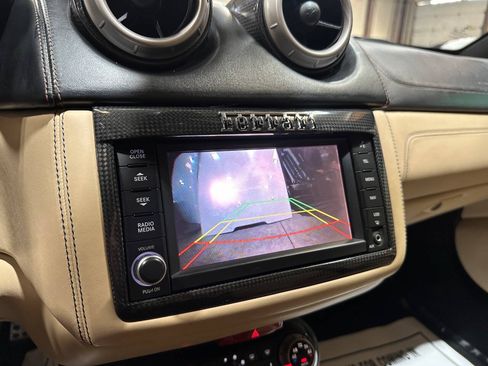 Used 2014 Ferrari California RWD image 29