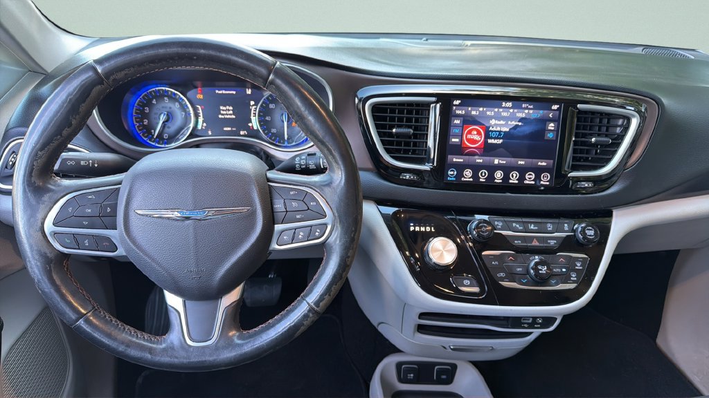 Used 2019 Chrysler Pacifica Touring-L w/ Advanced Safetytec Group FWD image 22