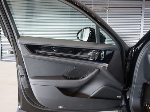 Certified 2025 Porsche Panamera 4 image 22