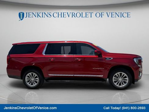 Used 2024 GMC Yukon XL SLT AWD/4WD image 2