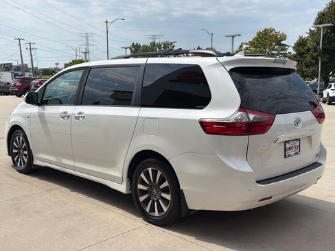 Used 2020 Toyota Sienna Limited Premium AWD/4WD image 6