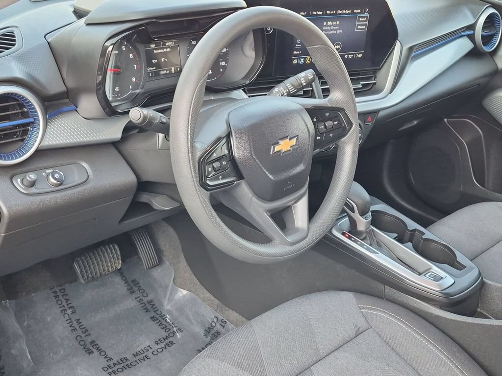 Used 2026 Chevrolet Trax LS FWD image 14