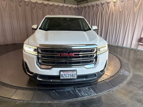 Used 2020 GMC Acadia SLE FWD image 2