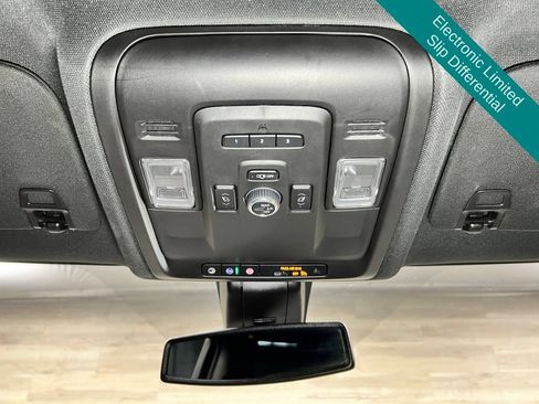 Used 2022 Chevrolet Suburban Z71 w/ Z71 Off-Road Package AWD/4WD image 26
