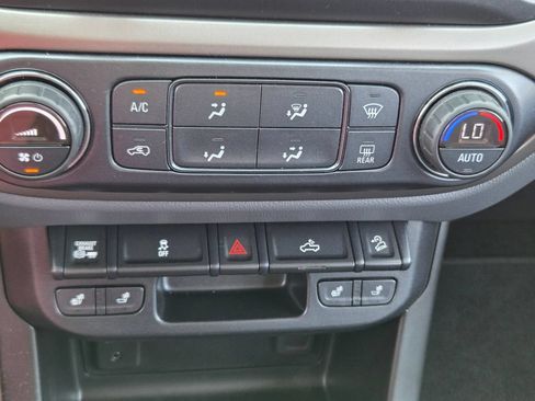 Used 2017 Chevrolet Colorado Z71 AWD/4WD image 41