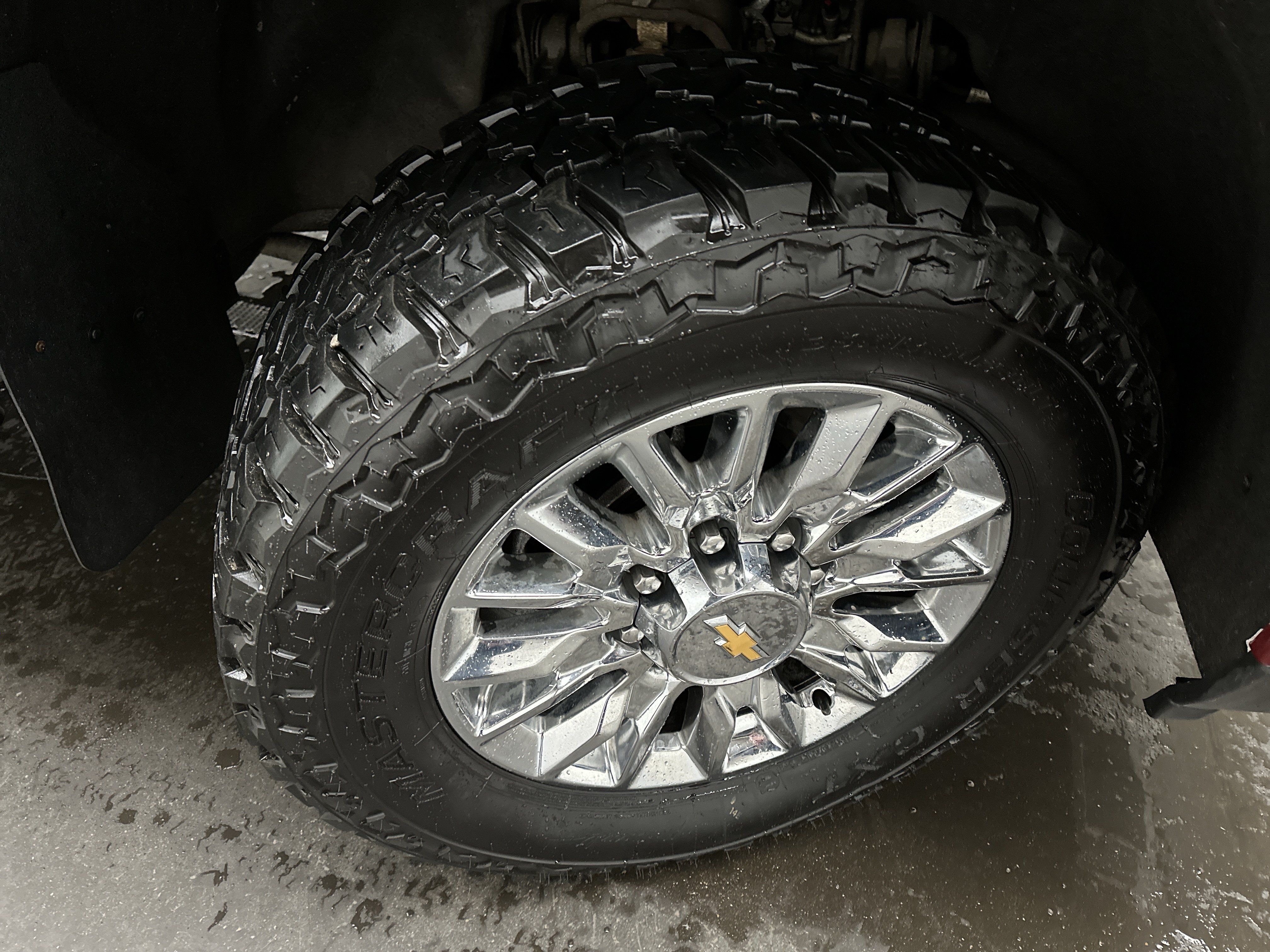 Used 2024 Chevrolet Silverado 3500 High Country w/ High Country Premium Package AWD/4WD image 13