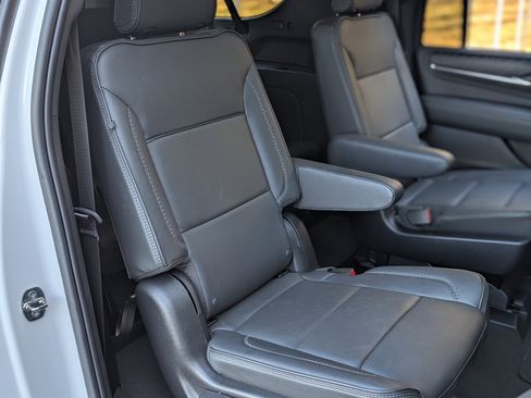 Used 2023 GMC Yukon XL Denali image 23