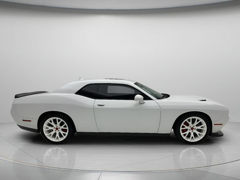 Used 2019 Dodge Challenger R/T Scat Pack w/ Dynamics Package RWD image 2