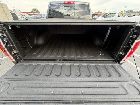 Used 2017 RAM 1500 Laramie AWD/4WD image 9