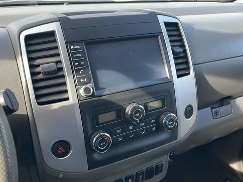 Used 2020 Nissan Frontier SV image 8
