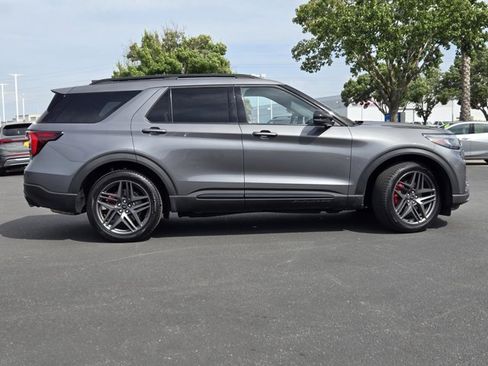 Certified 2025 Ford Explorer ST AWD/4WD image 3
