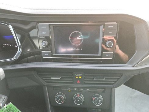 Used 2024 Volkswagen Jetta S image 19