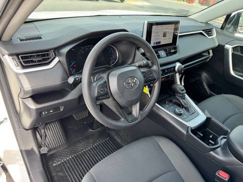 Used 2024 Toyota RAV4 LE AWD/4WD image 12