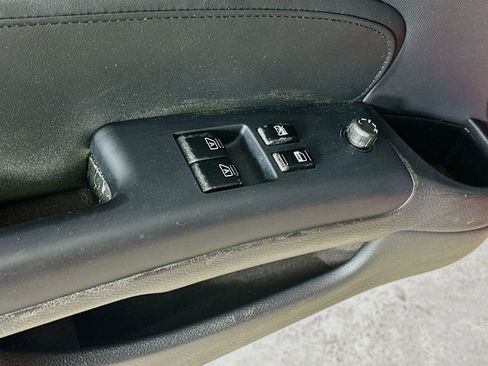Used 2006 Nissan 350Z Enthusiast RWD image 9