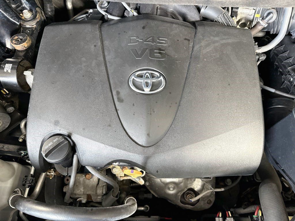 Used 2017 Toyota Sienna XLE w/ XLE Navigation Package FWD image 36