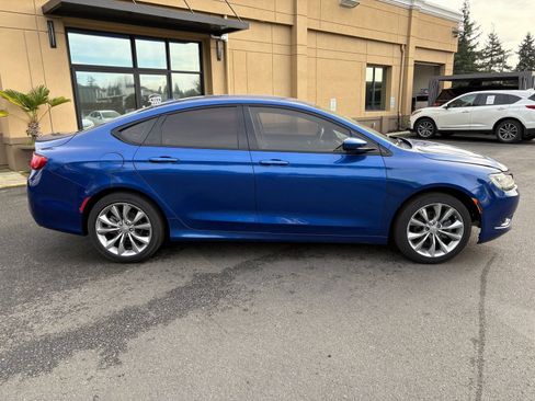 Used 2015 Chrysler 200 S FWD image 8