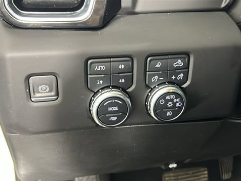 Used 2022 GMC Sierra 1500 Denali AWD/4WD image 19