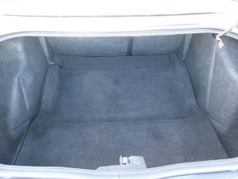 Used 2015 Dodge Challenger SXT image 16