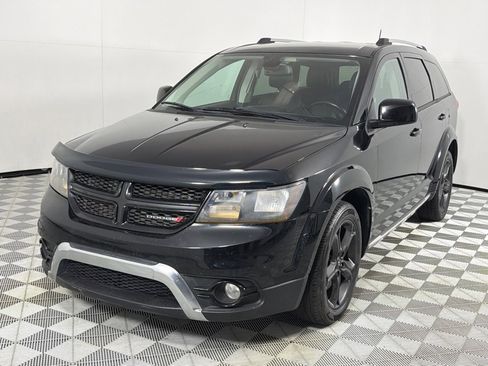 Used 2019 Dodge Journey Crossroad FWD image 9