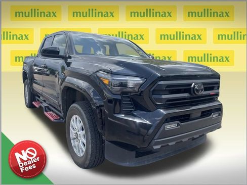Used 2025 Toyota Tacoma SR5 AWD/4WD image 1