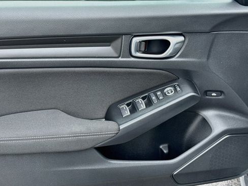 Used 2025 Honda Civic Sport image 15