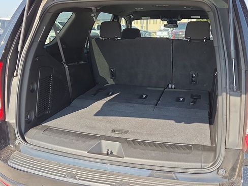 Used 2023 GMC Yukon SLE AWD/4WD image 13