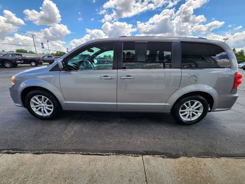 Used 2018 Dodge Grand Caravan SXT FWD image 6