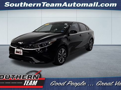 Used 2022 Kia Forte LXS image 1