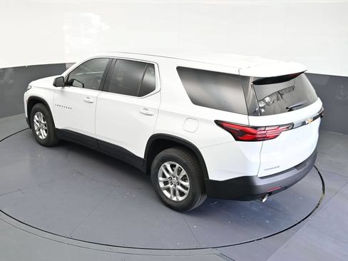 Used 2023 Chevrolet Traverse LS FWD image 14