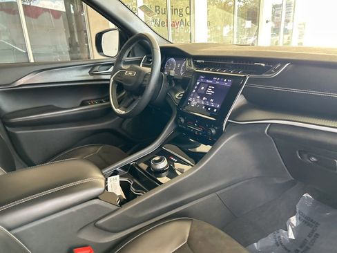 Used 2023 Jeep Grand Cherokee L Altitude image 20