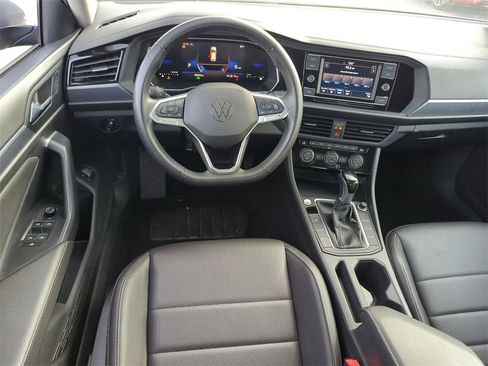 Used 2024 Volkswagen Jetta SE image 26