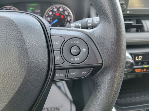 Used 2022 Toyota RAV4 XLE image 19