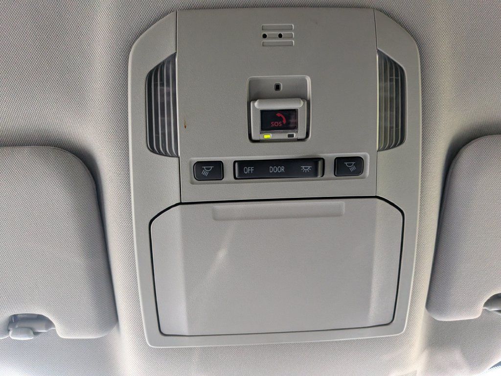 Used 2023 Toyota Highlander LE FWD image 24