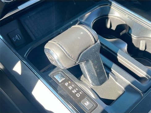 Used 2022 Ford F150 Lariat w/ Equipment Group 502A High image 17