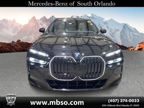 Used 2024 BMW 740i xDrive w/ Executive Package image 17
