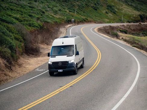 Used 2021 Mercedes-Benz Sprinter 2500 image 11