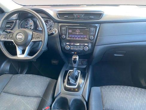 Used 2019 Nissan Rogue SV image 18