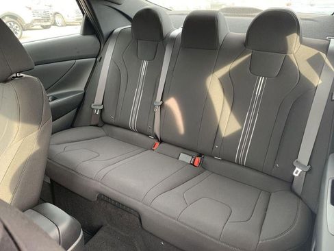 New 2025 Hyundai Elantra SEL image 74