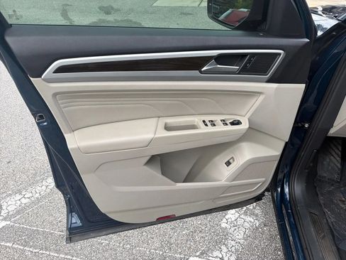 Used 2023 Volkswagen Atlas SE w/ Panoramic Sunroof Package FWD image 14