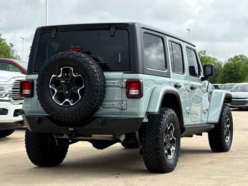 Used 2023 Jeep Wrangler Unlimited Rubicon w/ Cold Weather Group AWD/4WD image 9
