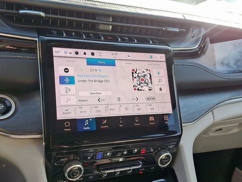 Used 2023 Jeep Grand Cherokee Overland image 20