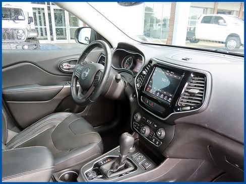 Certified 2019 Jeep Cherokee Limited AWD/4WD image 8